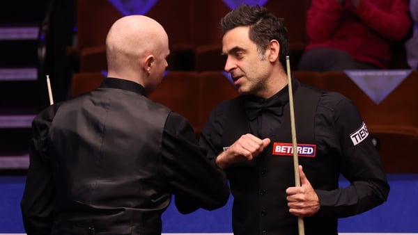 Ronnie O'Sullivan (R) with Anthony McGill