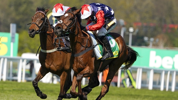 Tom Cannon and Potterman (l) were eventually awarded the race