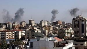 Thousands break into UNRWA warehouses in Gaza