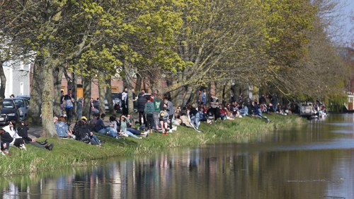 Large crowds have gathered over recent weekends in the Portobello area (pic: RollingNews.ie)