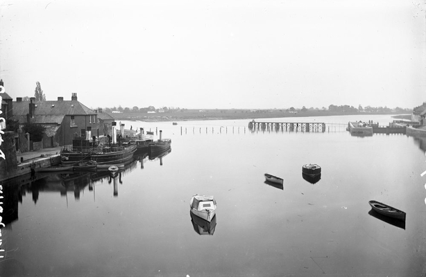 Century Ireland Issue 205 - Eel Weir on the River Shannon taken from Town Bridge in Athlone, Co. Westmeath Photo: National Library of Ireland, L_CAB_05392