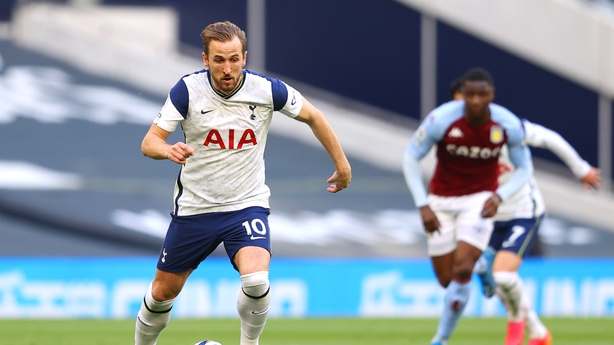 Las esperanzas europeas del Tottenham se frustraron tras perder ante Villa