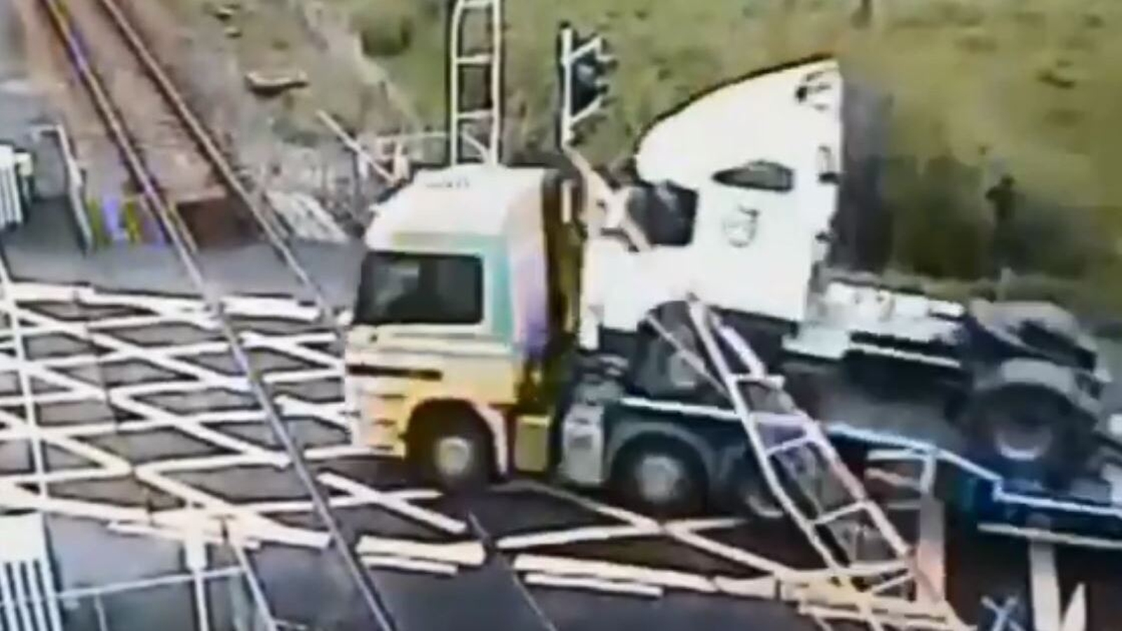 Lorry crashes through level crossing in Roscommon