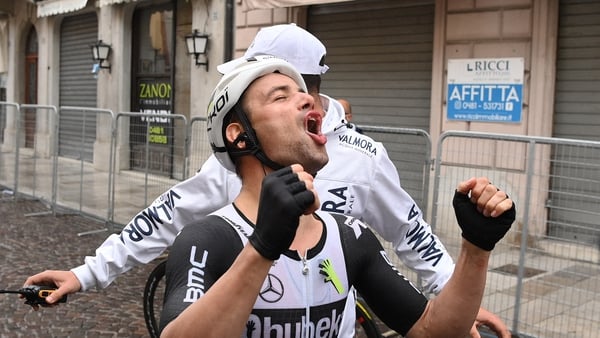 Victor Campenaerts celebrates winning the 15th stage