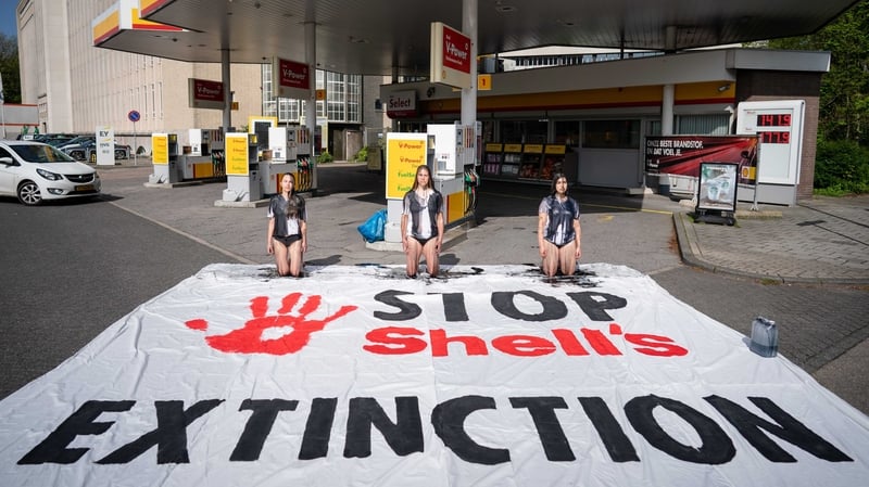 Dutch court orders Shell to set tougher climate targets