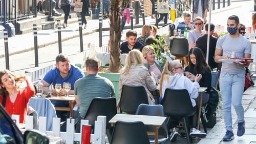 Tables will have to be at least one metre apart both outdoors and indoors under the refreshed rules (File pic: RollingNews.ie)