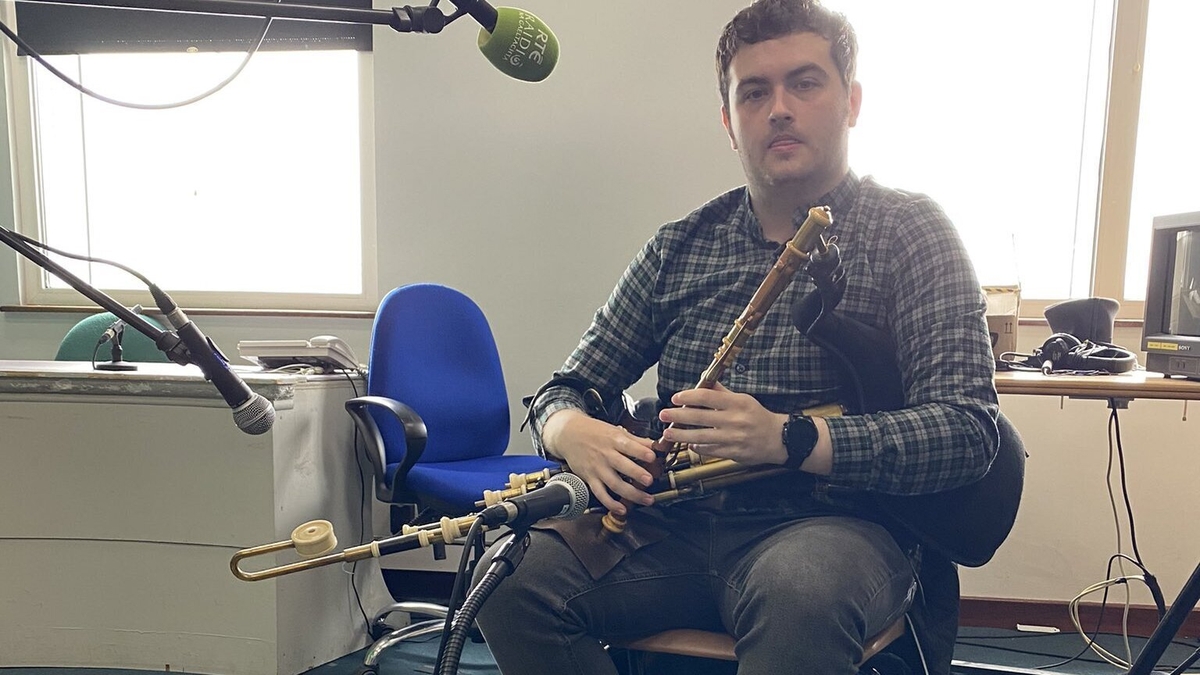 Ceol beo sa stiúdeo le Eoin Orr Ceol beo sa stiúdeo le Eoin Orr