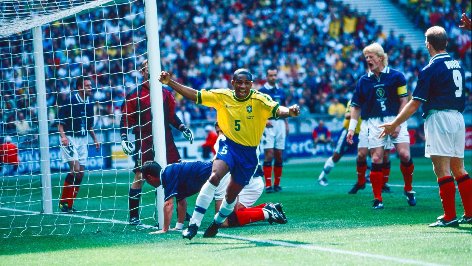 Image - Cesar Sampaio scores the first goal of the 1998 World Cup against Scotland