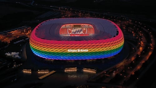 It is possible to change the translucent cover of the Allianz Arena