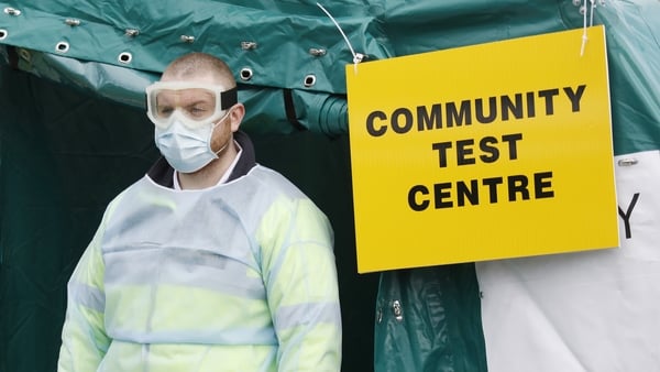 The HSE advises that people with Covid symptoms should stay at home and limit contact with other people until 48 hours after their symptoms resolve (File photo: RollingNews.ie)