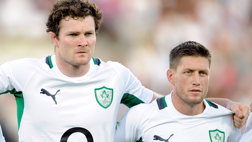 Donnacha Ryan (L) and Ronnan O'Gara lining out together for Ireland in 2011