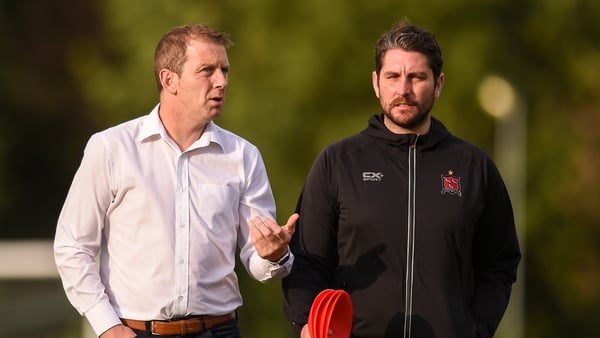 Vinny Perth in conversation with Ruaidhri Higgins during the latter's time as Dundalk assistant head coach