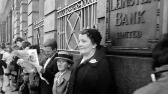 Queuing for a bank following the 1966 strike