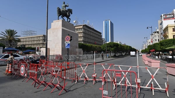 Tunisian police barricade the Habib Bourguiba avenue in Tunis