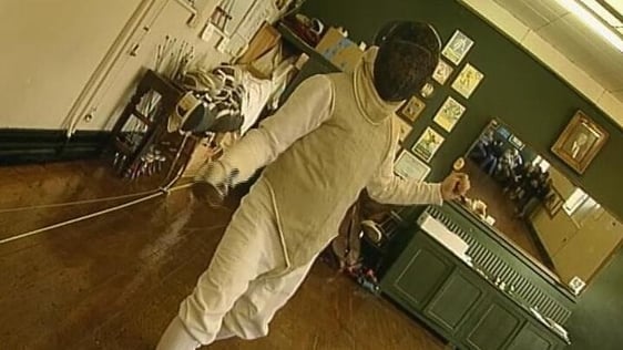 News Fencing in Sandymount (2001)