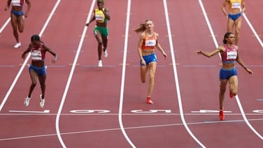 Tokyo 2020: McLaughlin breaks 400m hurdle record