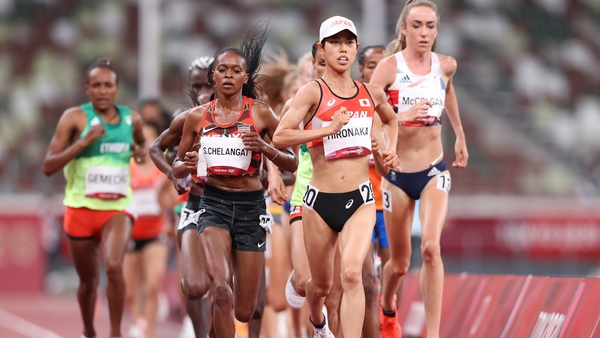 A shot of the runners in the women's 10,000m final