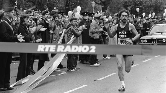 Neil Cusack wins the RTÉ Dublin City Marathon, 1981.