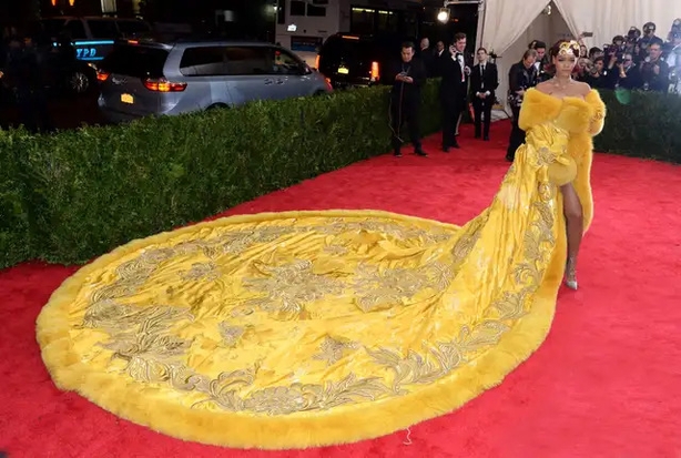 Rihanna met gala