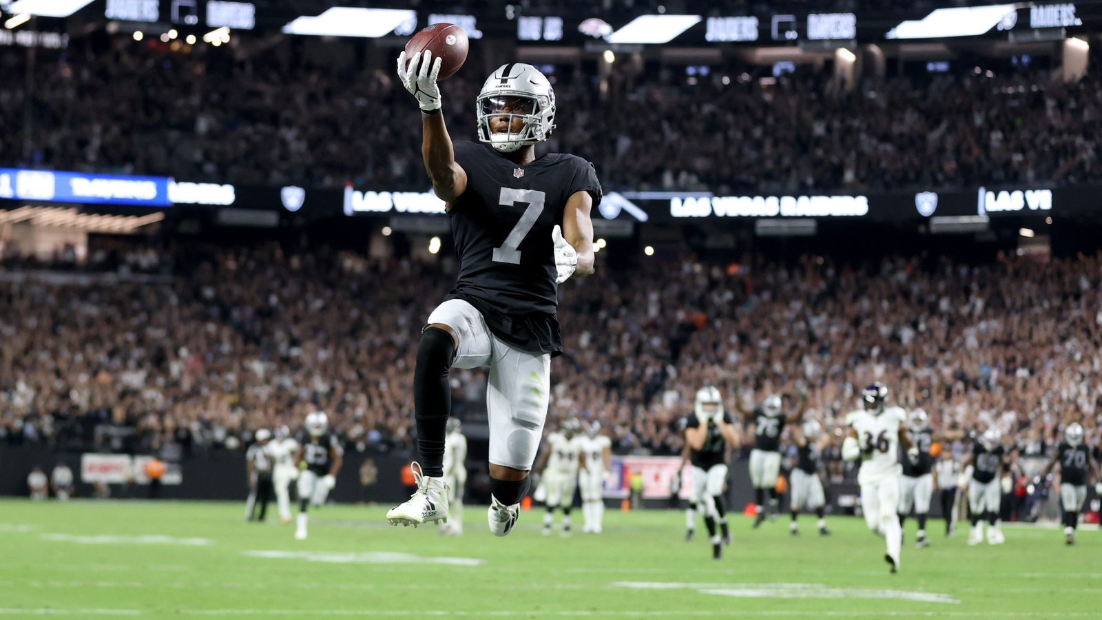 Raiders complete comeback victory over Ravens in OT thriller