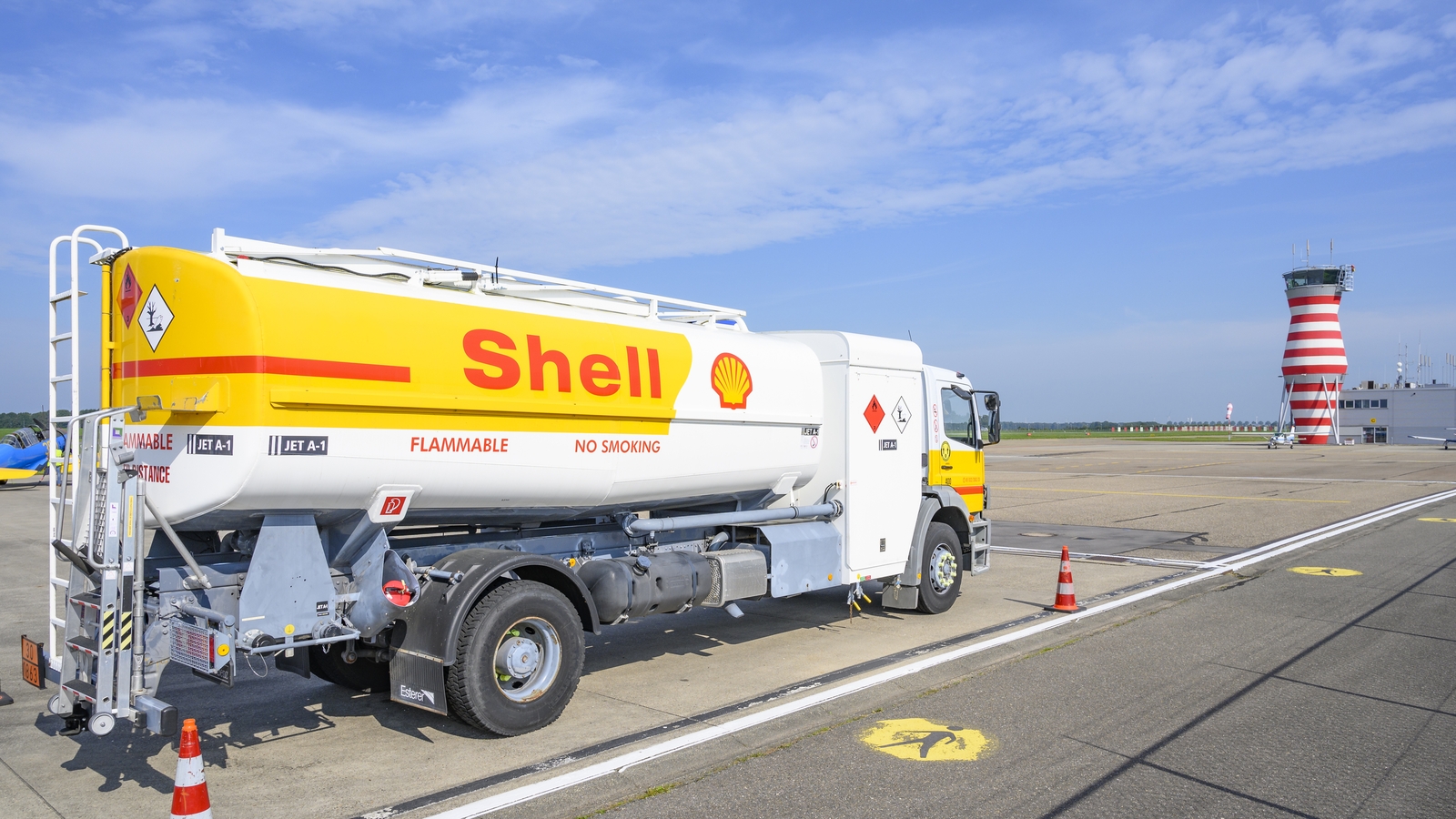 Oil giant Shell sets sights on sustainable aviation fuel take-off