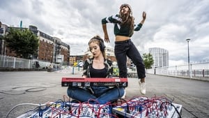 Musician Laura O Loughlin and dancer Salma Ataya at Limerick Skatepark (Pic: Shane Serrano)