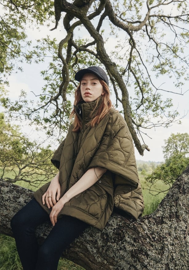 H&M Water-repellent Cape Jacket in Khaki Green, £34.99 [coming soon]; Quilted Cap in Black, £9.99; Ribbed Leggings [sold out]