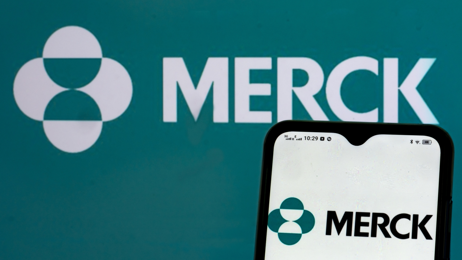 Merck beats quarterly sales estimate
