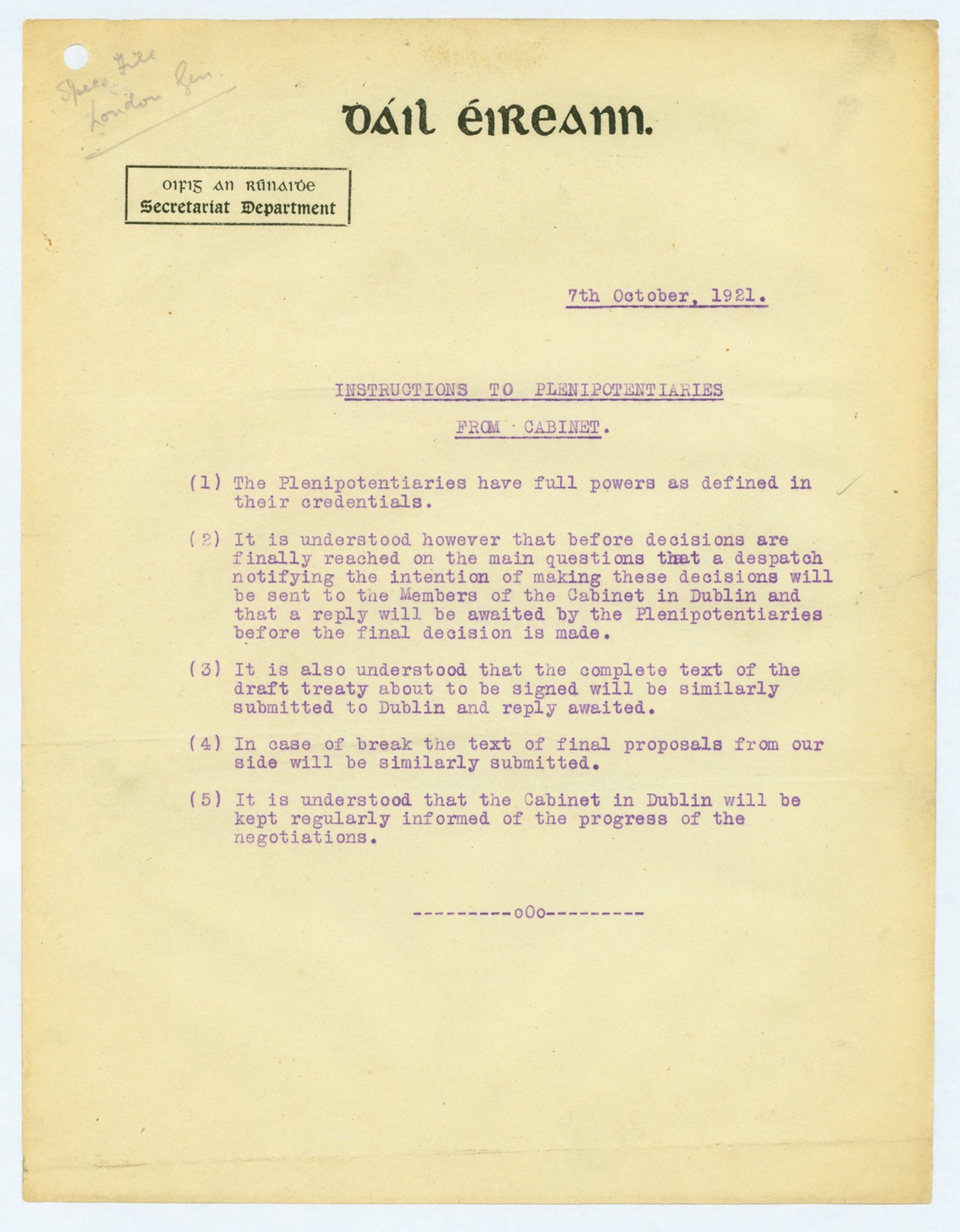 Image - De Valera believed the instructions to the delegates couldn't be clearer: sign nothing before referring back to Dublin (Credit: By kind permission of the National Archives)