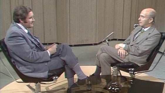 Former President Cearbhall Ó Dálaigh in conversation with Pronsias Mac Aonghusa (1976)