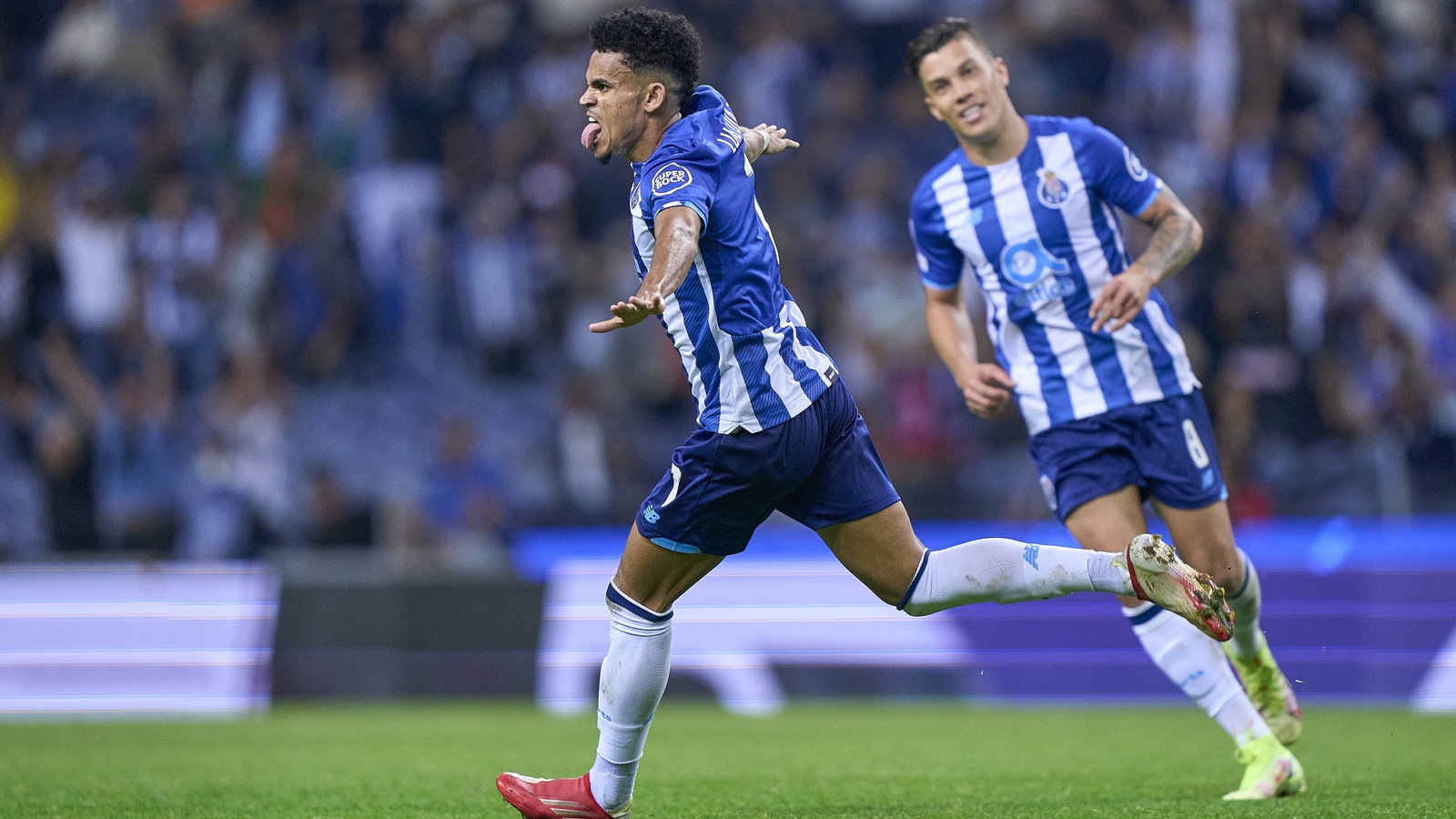 Diaz delivers winner for dominant Porto