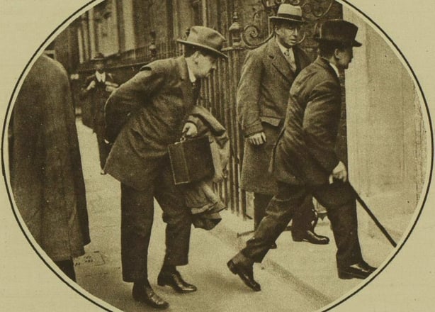 Century Ireland 216, Some of the Irish delegates arriving at Downing Street Photo: Illustrated London News, 29 October 1921