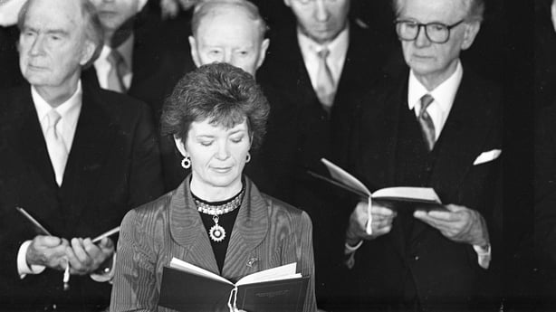 President-Elect Mary Robinson takes the Oath of Office in St Patrick's Hall, Dublin Castle, 03/12/1990