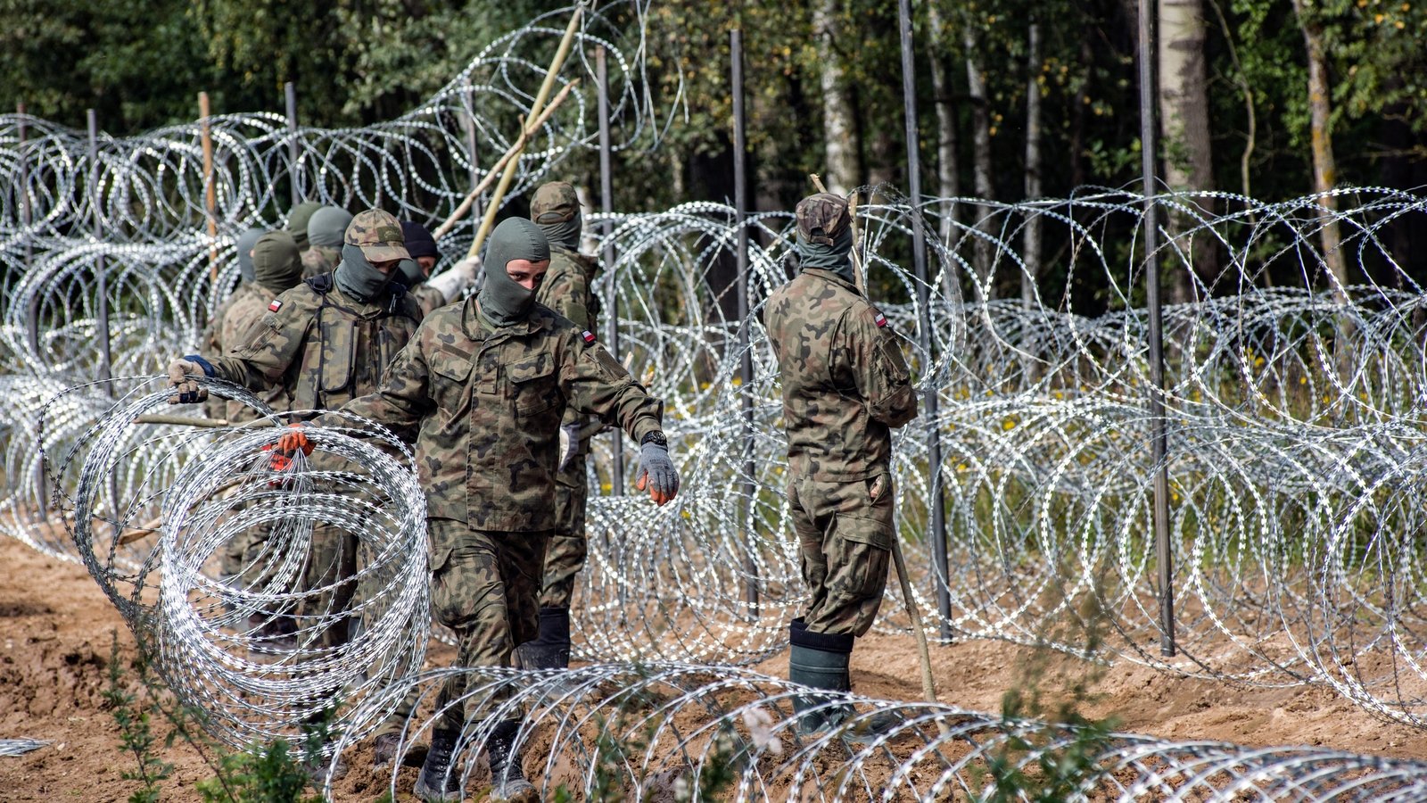 Polish Politicians Approve Belarus Border Wall   0018c221 1600 