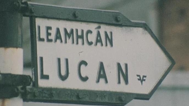 Hall's Pictorial Weekly : Lucan (1976)