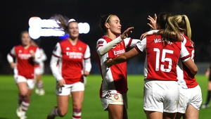 Beth Mead of Arsenal celebrates with teammates