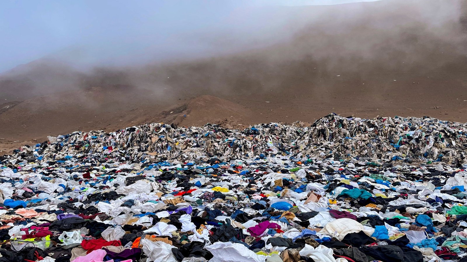 Fast fashion leftovers dumped in Chilean desert