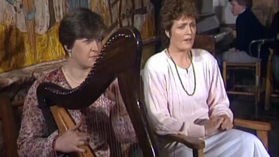 Janet Harbison and Seosaimhín Ní Bheaglaoich in 1986.