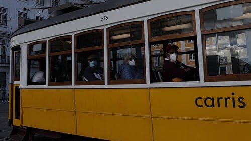 Masks are still required on public transport in Portugal