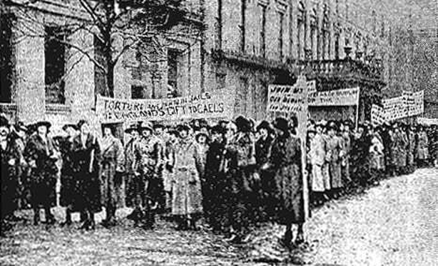 Irish women protesting in Foster Place, Dublin at the treatment of Irish prisoners in gaols and internment camps. Photo: Freeman's Journal, 28 November 1921
