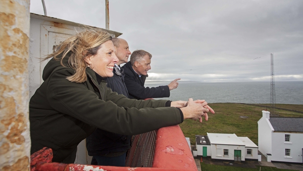 Val Cummins, Managing Director of Simply Blue Group, Gordon Shearer, Commercial Manager Offshore Wind, Shell, and Hugh Kelly, co-founder & chief commercial director of Simply Blue Group, at Loop Head lighthouse in Co Clare