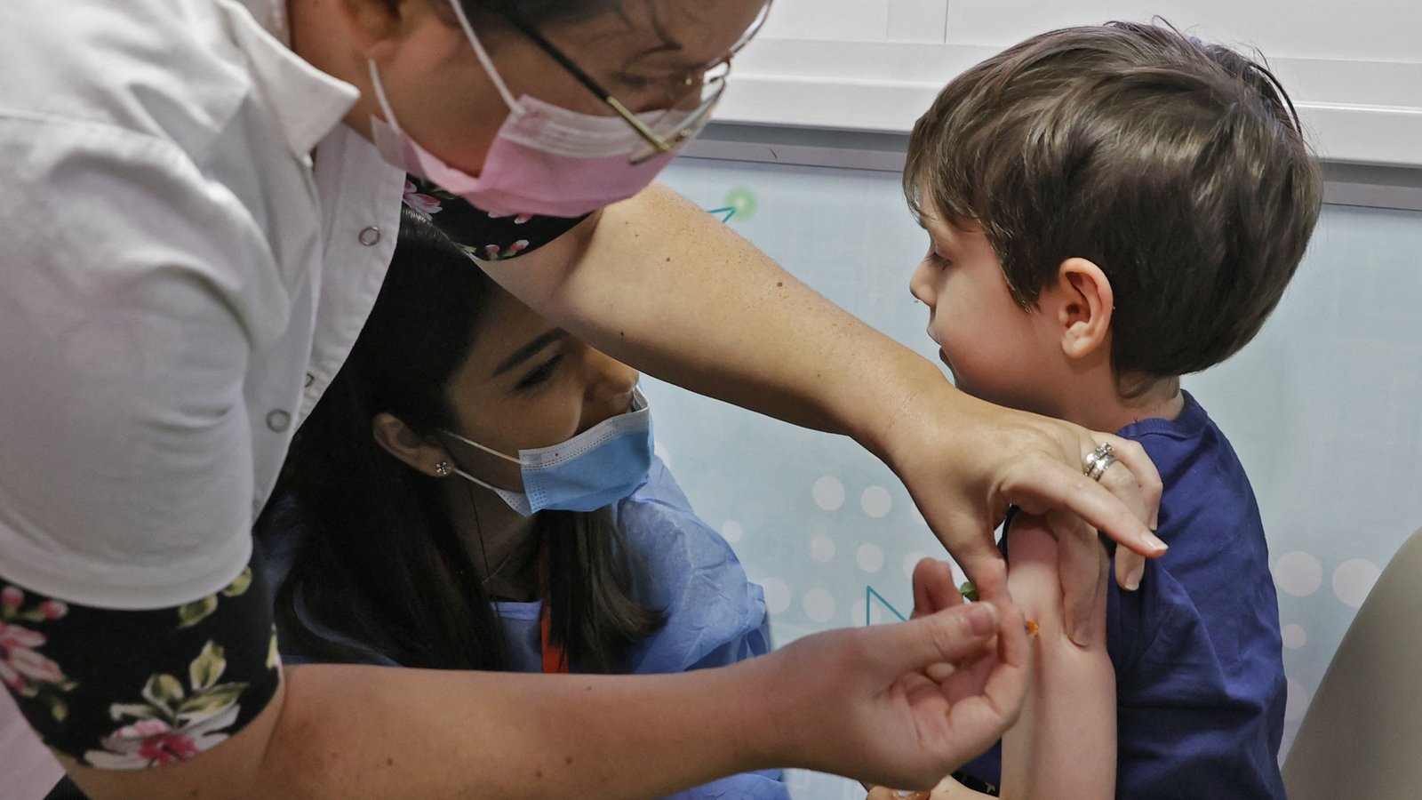 Israel vaccines children up to 5 years old against Covid