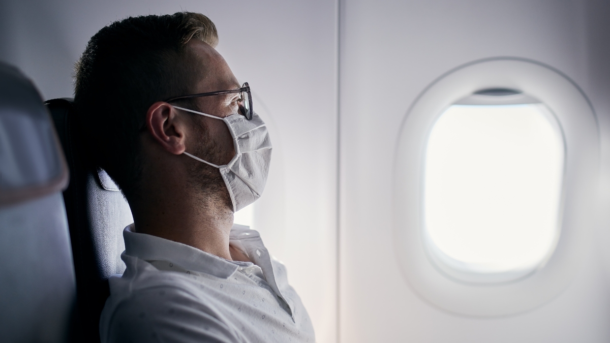 Should masks be mandatory on longhaul flights? Morning Ireland RTÉ Radio 1