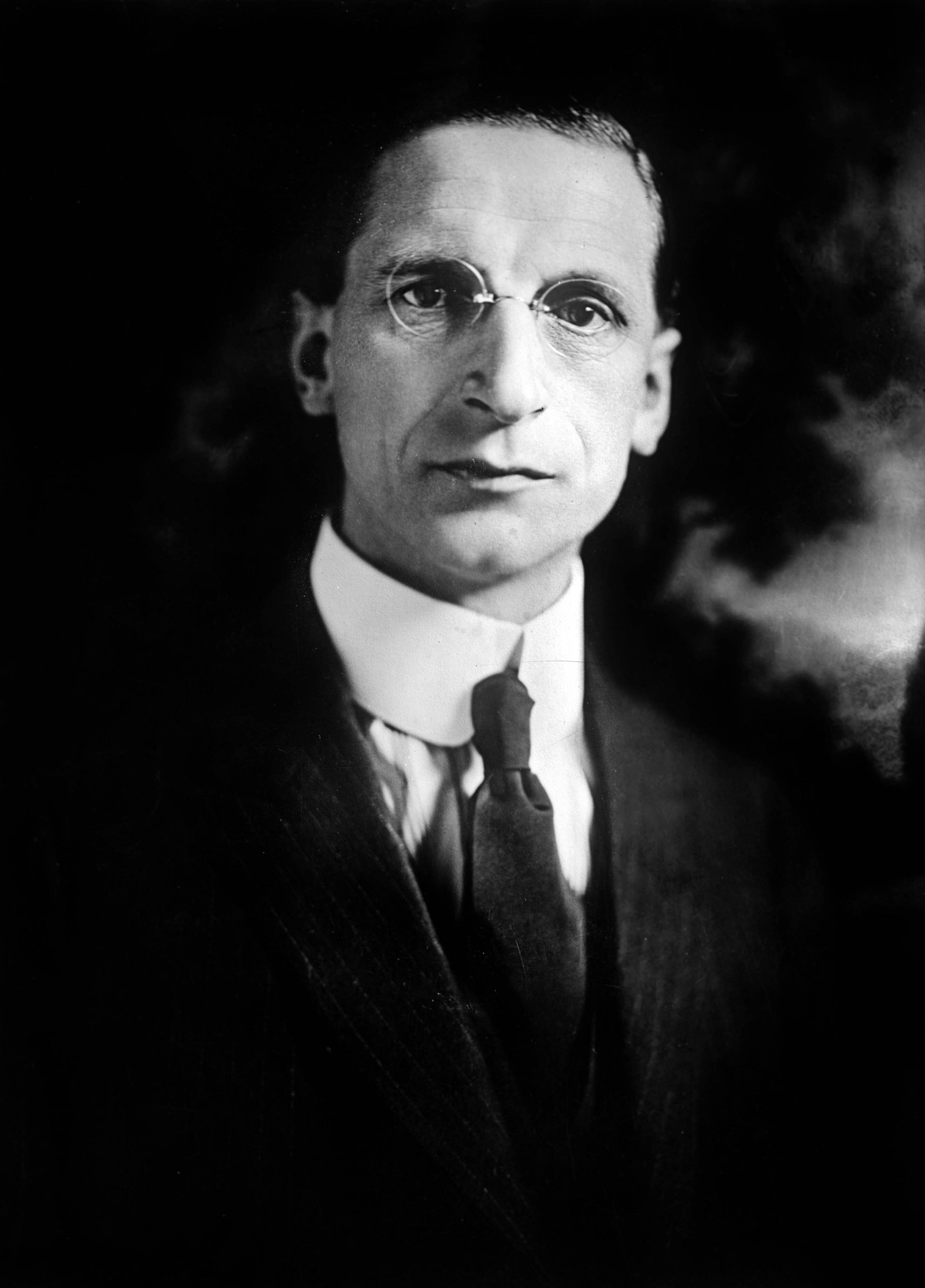 Image - Éamon de Valera: '....it is absolutely inconsistent with our position; it gives away Irish independence; it brings us into the British Empire...' Credit: Getty Images