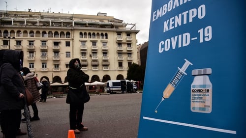 People queue to get vaccinated against Covid-19, in Aristotelous Square, in Thessaloniki