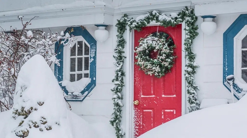 Experts explain how to create an enticing entrance.