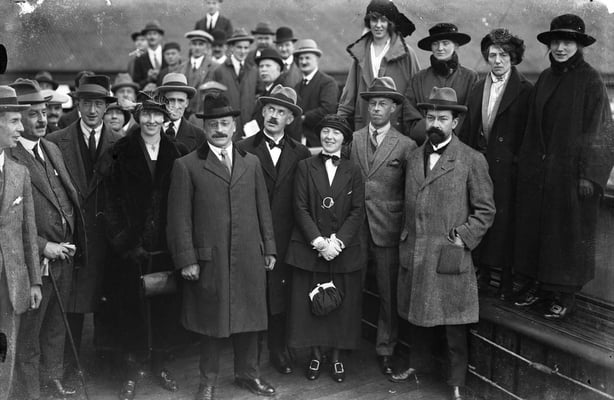 Irish signatories of the treaty in Holyhead surrounded by well-wishers Photo: RTÉ Archives 0506/059