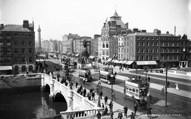 O'Connell Bridge in Dublin City Photo: National Library of Ireland