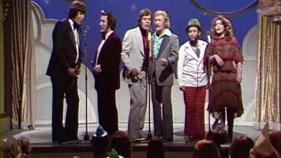 Sonny Knowles and guests on 'Cabaret' (1976)