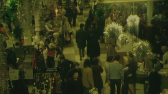 Christmas Eve shopping in a Dublin city centre department store (1976)